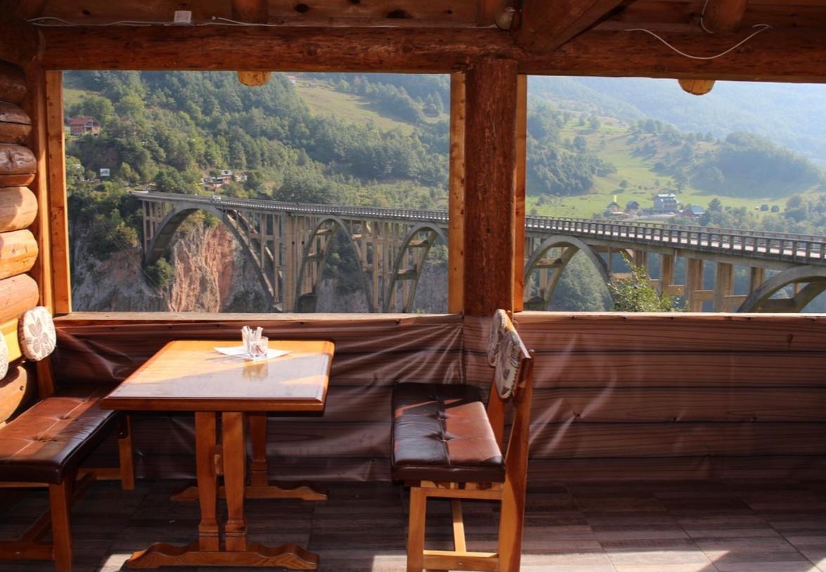 Tara Bridge Castle Hotell Žabljak Exteriör bild