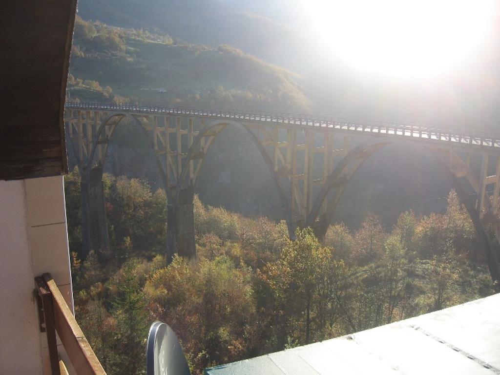 Tara Bridge Castle Hotell Žabljak Exteriör bild